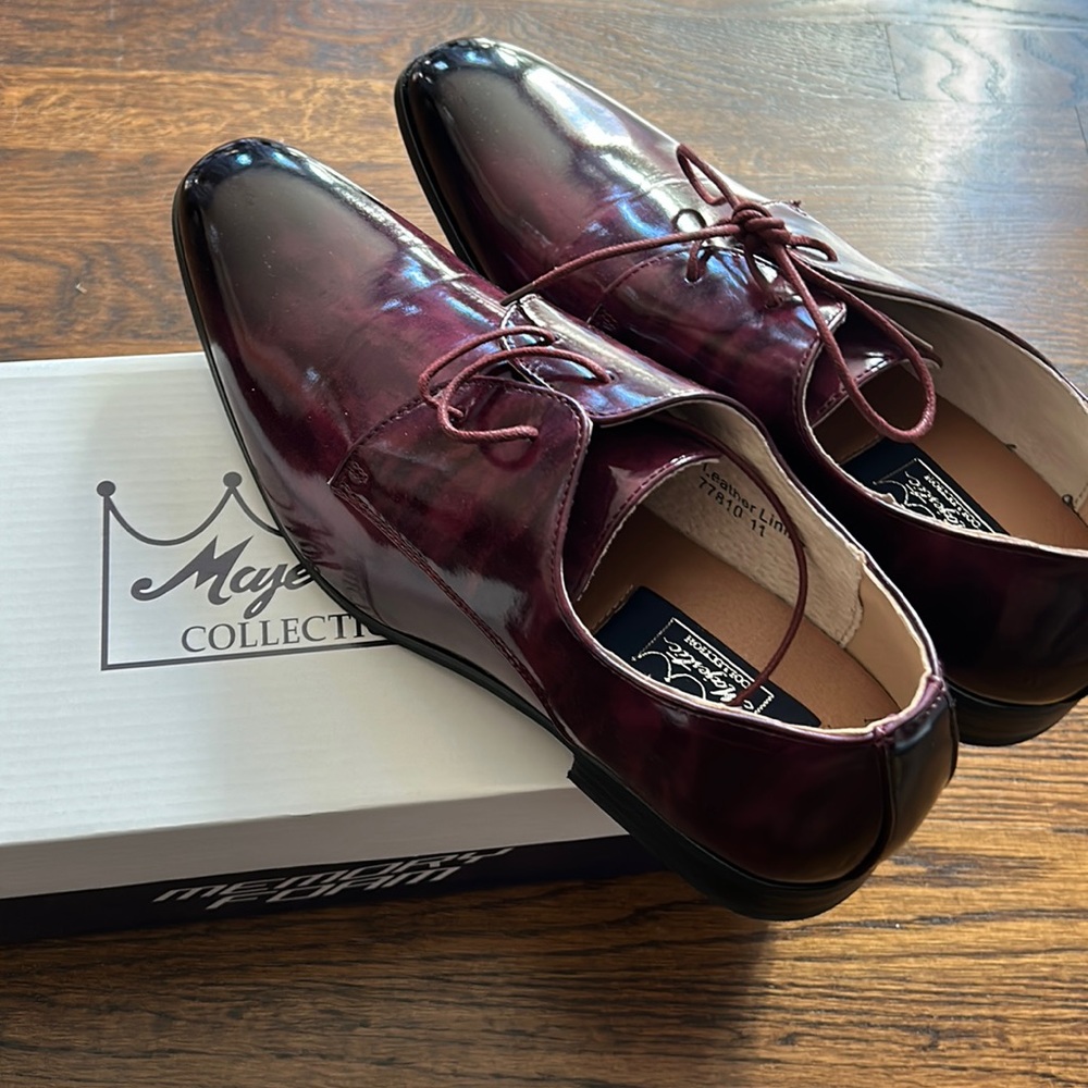 Maroon/Plum Majestic collection Men’s dress shoes (Never Worn)